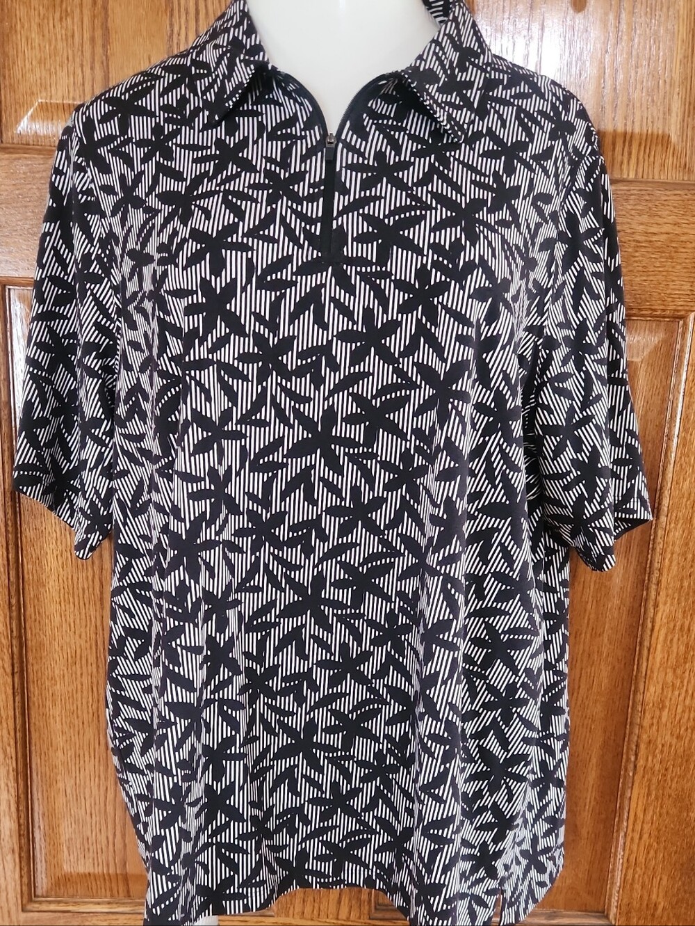 Lands' End Women's Black and White Geometric Short-Sleeve Polo